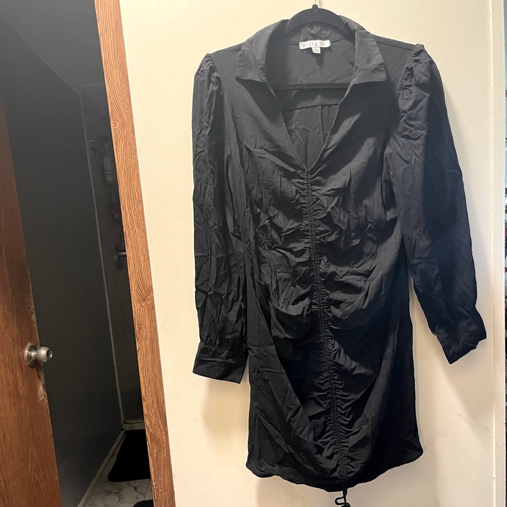 Story on black stretch dress size large classy ruched casual